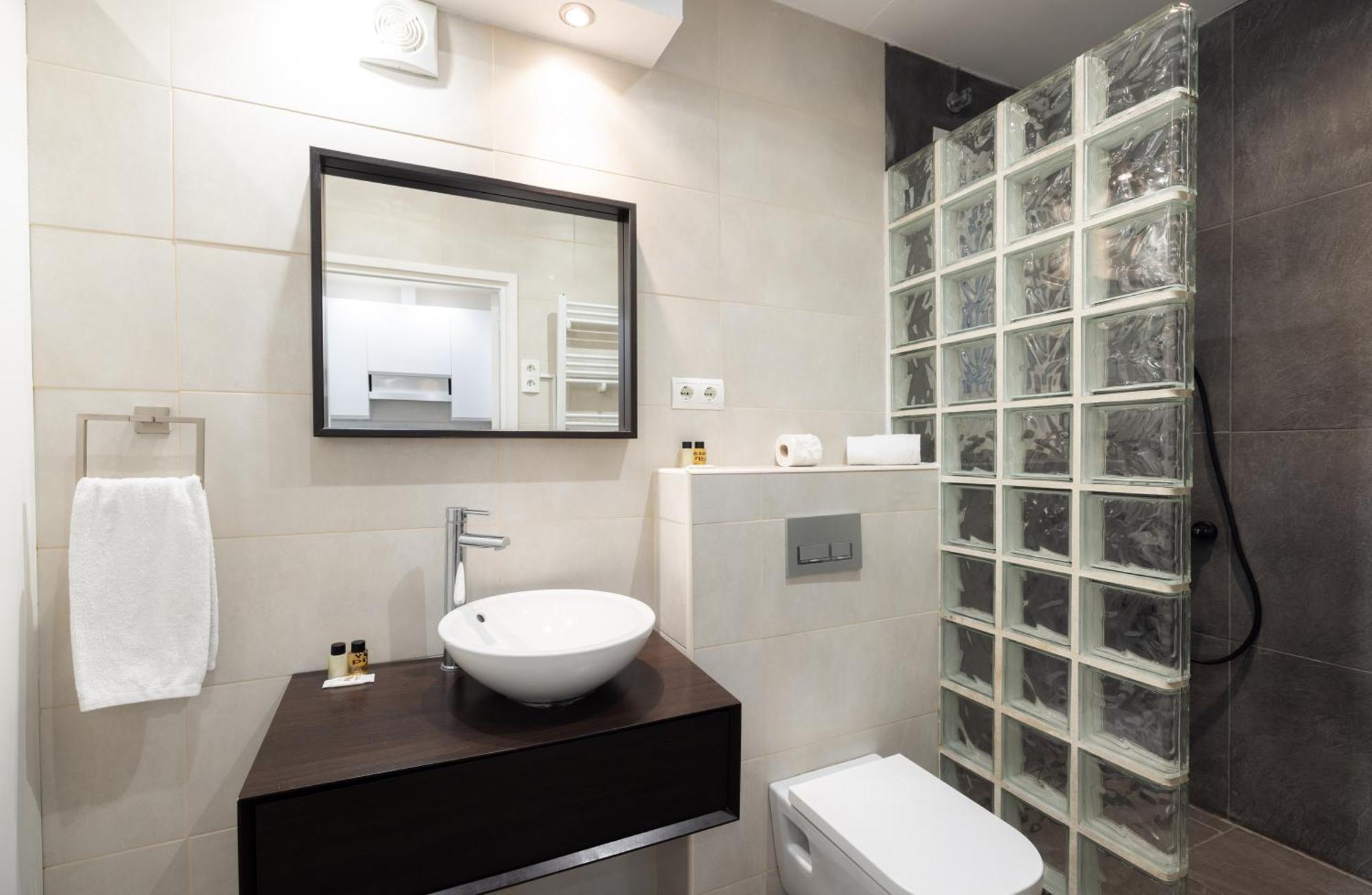 Stay U-Nique Apartments Radas บาร์เซโลนา ภายนอก รูปภาพ